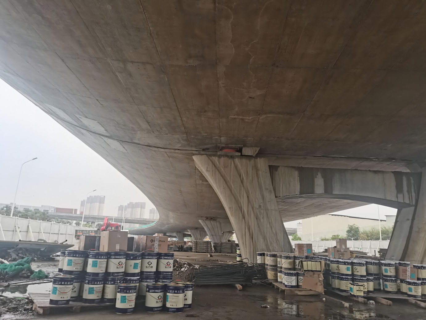抗堿環(huán)氧封閉底漆對(duì)混凝土防腐有什么作用？