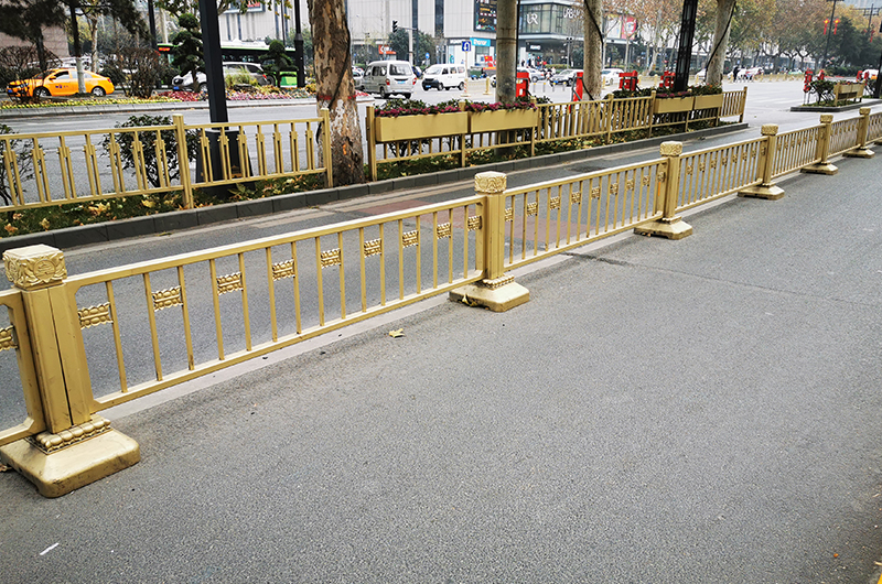 護(hù)欄漆.jpg